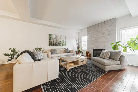 2244 Dewsbury Dr, Oakville, ON L6M 0A6