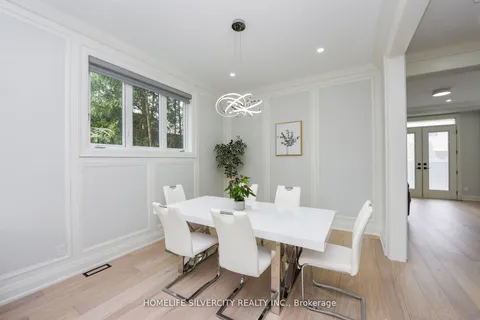 455 Samford Place, Oakville, ON L6L 4E7