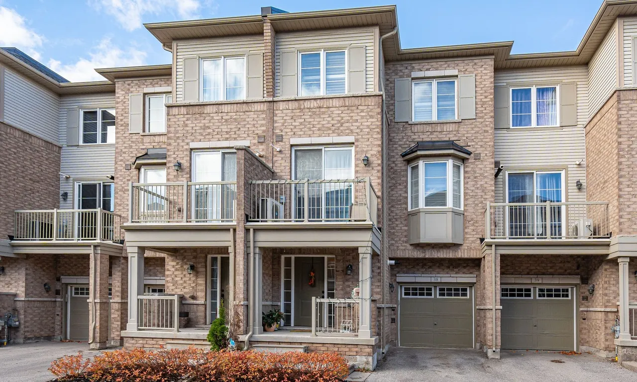 165 Hampshire Way, Milton, ON L9T 8M7