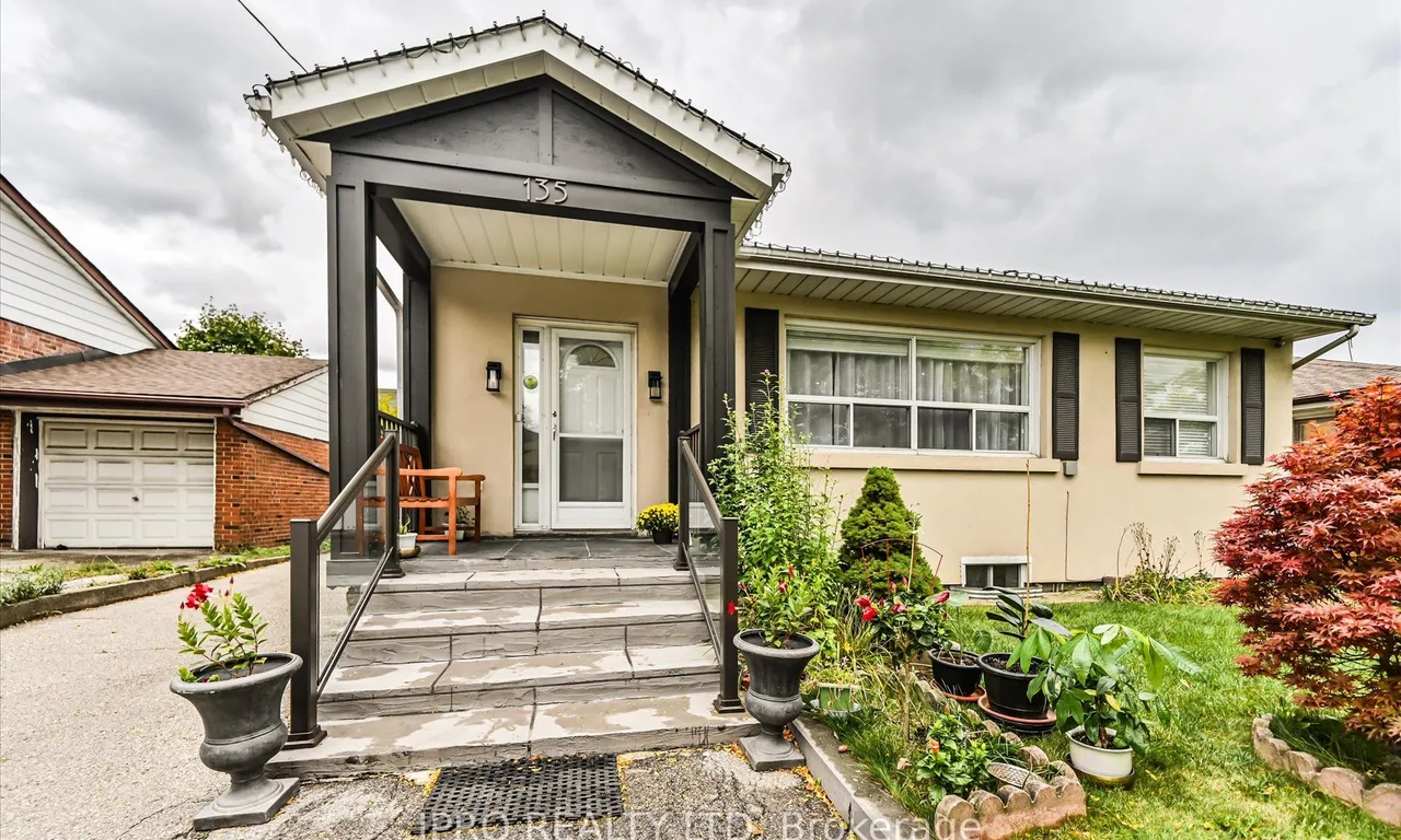 135 Downsview Ave, Toronto, ON M3M 1E3