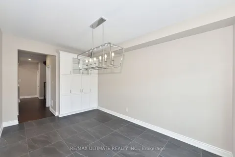 27 La Roche Ave, Halton Hills, ON L7G 0B3