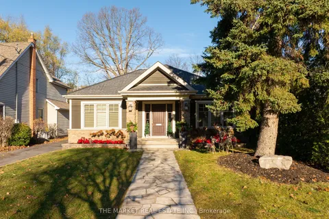 415 Queen Mary Dr, Oakville, ON L6K 3M2