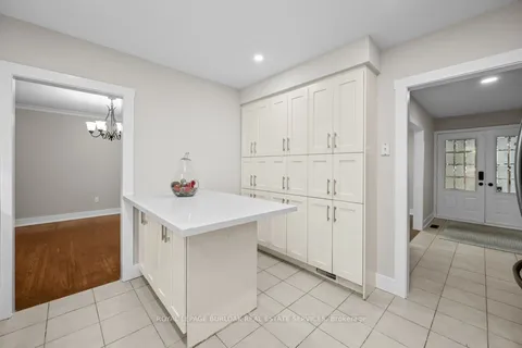 345 Rankin Dr, Burlington, ON L7N 2B2