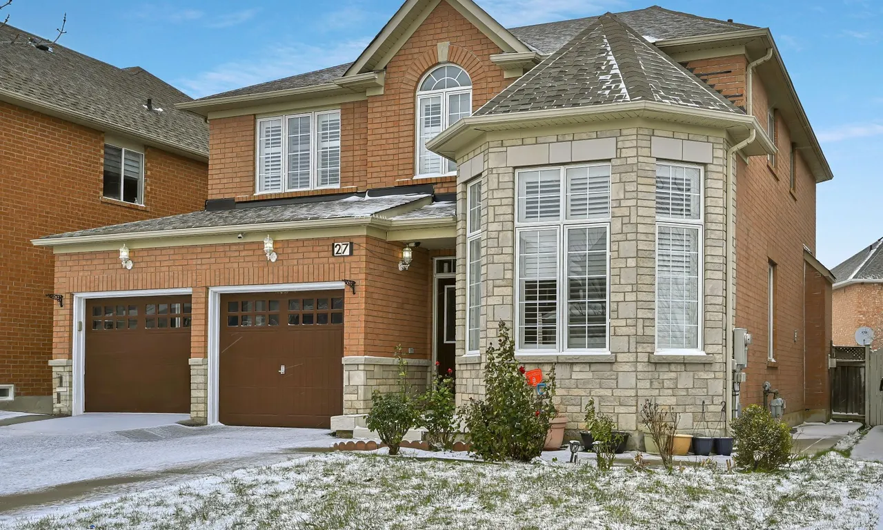 27 Horizon St, Brampton, ON L6P 2J3