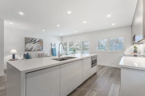 596 Thornwood Ave, Burlington, ON L7N 3B8