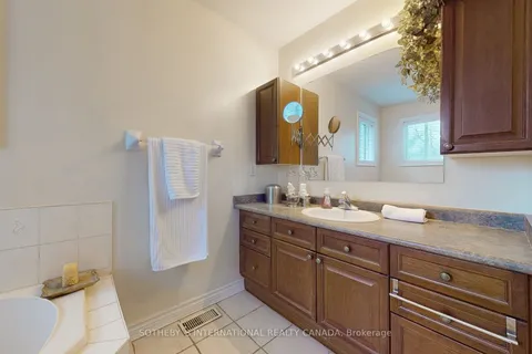 19 Hollowgrove Boulevard, Brampton, ON L6P 1B1