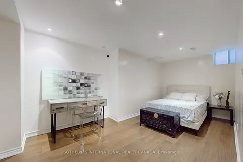 19 Hollowgrove Boulevard, Brampton, ON L6P 1B1