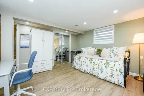 27 Huntington Crt, Brampton, ON L6S 1S4