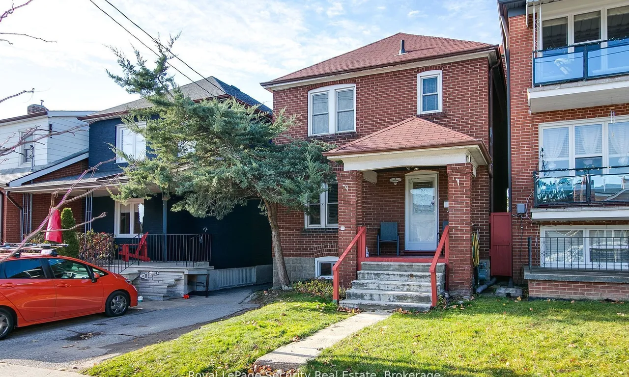 94 Fairbank Ave, Toronto, ON M6E 3Y7