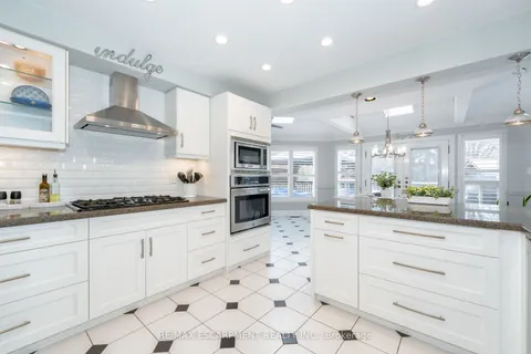 1225 Saddler Circ, Oakville, ON L6M 2X5