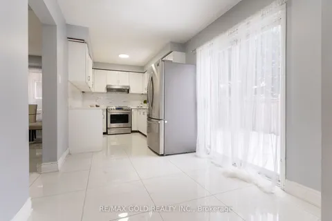 3 Great Plains St, Brampton, ON L6R 1Z5