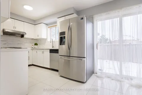 3 Great Plains St, Brampton, ON L6R 1Z5