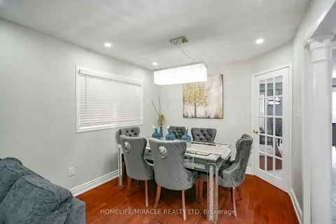 61 LAURAGLEN Cres, Brampton, ON L6Y 5A5