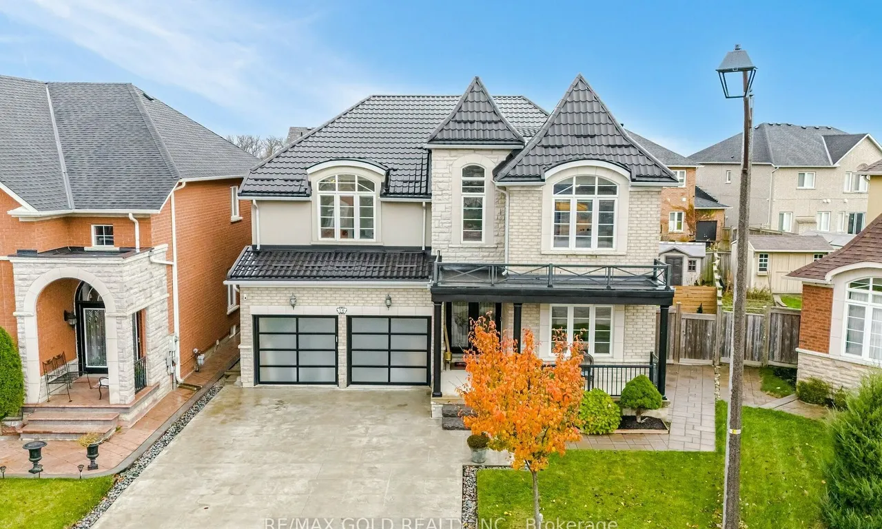 26 Regis Circ, Brampton, ON L6P 1Y8