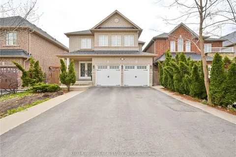 37 Sir Jacobs Cres, Brampton, ON L7A 3V2