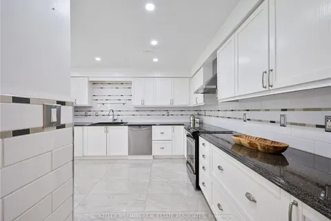 37 Sir Jacobs Cres, Brampton, ON L7A 3V2