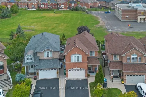 22 Serenity Lane, Brampton, ON L6R 2T1