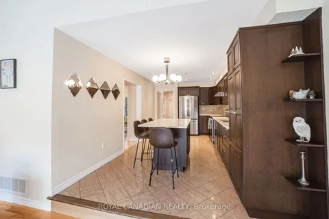 108 Beaconsfield Ave, Brampton, ON L6Y 4R5