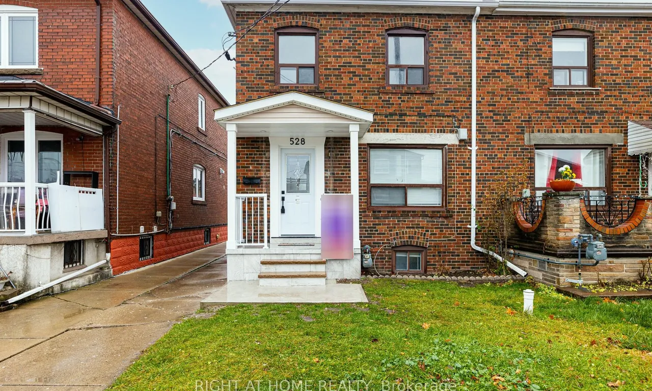 528 Old Weston Rd, Toronto, ON M6N 3B1