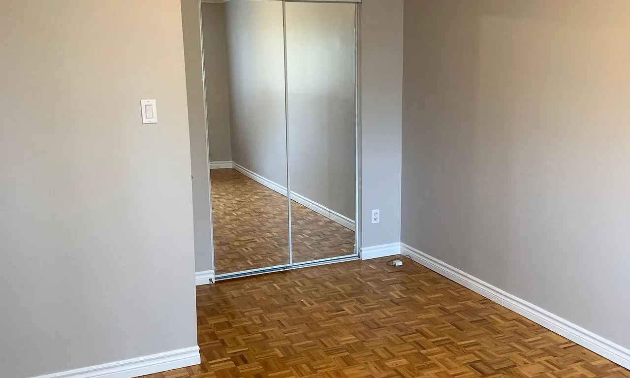 Semi-Detached interior view at 147 Bonham Blvd Blvd Mississauga