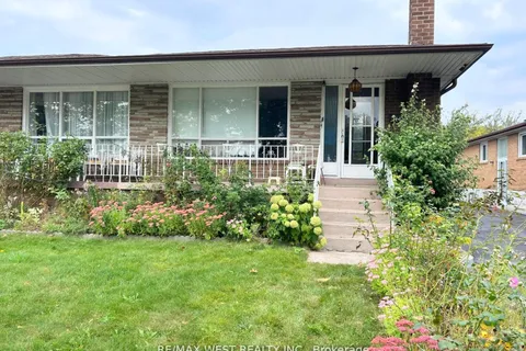3481 Chipley Cres, Mississauga, ON L4T 2E3