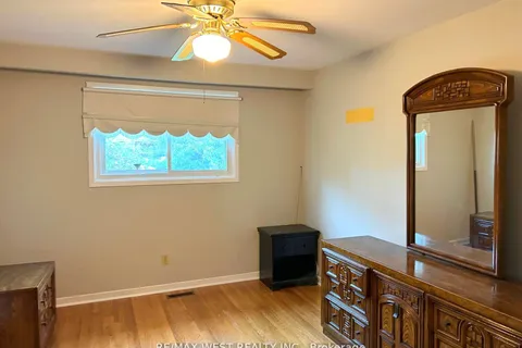3481 Chipley Cres, Mississauga, ON L4T 2E3