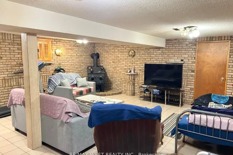 3481 Chipley Cres, Mississauga, ON L4T 2E3