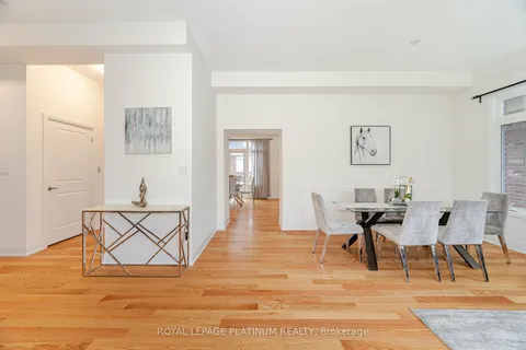 2093 Primate Rd, Mississauga, ON L4Y 0H2