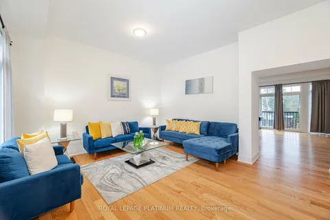 2093 Primate Rd, Mississauga, ON L4Y 0H2