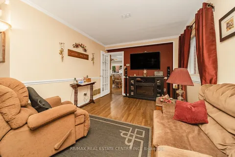 66 Acadian Hts, Brampton, ON L6Y 4H2