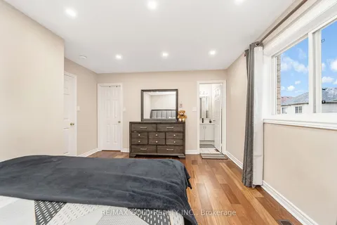 27 Ridgemore Cres, Brampton, ON L7A 2L6