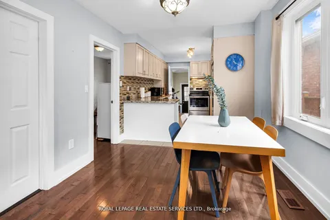 52 Bicknell Ave, Toronto, ON M6M 4G5