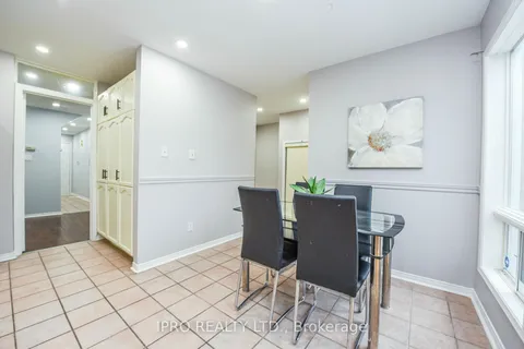 22 Desert Sand Dr, Brampton, ON L6R 1V5