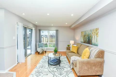 22 Desert Sand Dr, Brampton, ON L6R 1V5