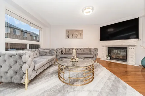 77 Crown Victoria Dr, Brampton, ON L7A 3X1