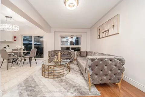 77 Crown Victoria Dr, Brampton, ON L7A 3X1