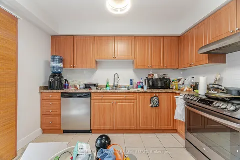 7127 Fairmeadow Cres, Mississauga, ON L5N 8R6