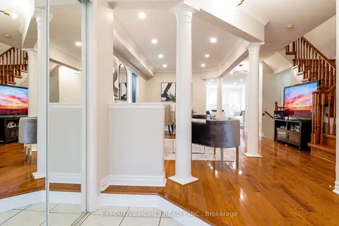 3938 Lacman Tr, Mississauga, ON L5M 6N7