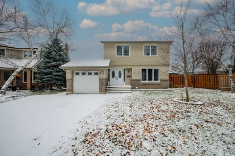 54 Madrid Cres, Brampton, ON L6S 2X4
