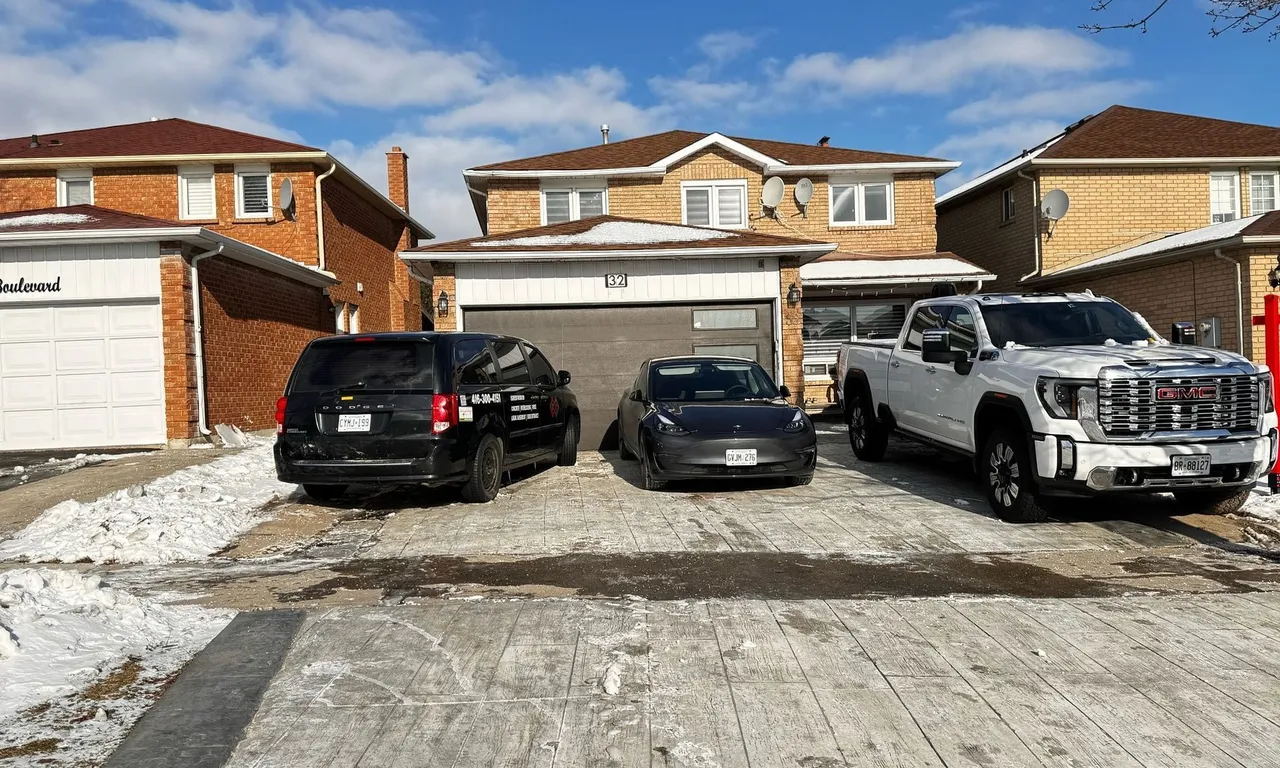 32 Oaklea Blvd, Brampton, ON L6Y 4G5