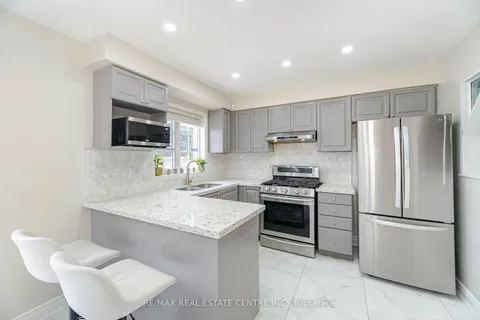 86 Summerdale Cres, Brampton, ON L6X 4V9