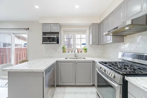 86 Summerdale Cres, Brampton, ON L6X 4V9