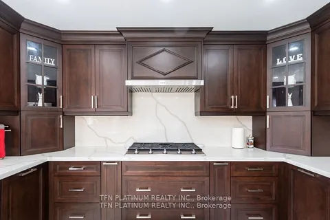 8 Tremont Crt, Brampton, ON L6Z 4C8