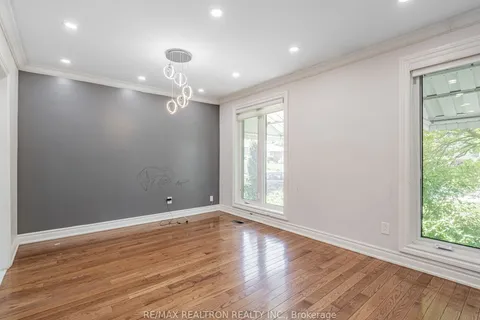 50 Breadner Dr, Toronto, ON M9R 3M4