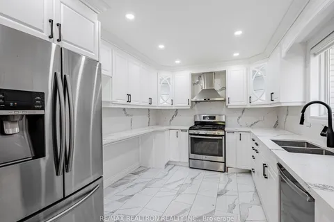 50 Breadner Dr, Toronto, ON M9R 3M4