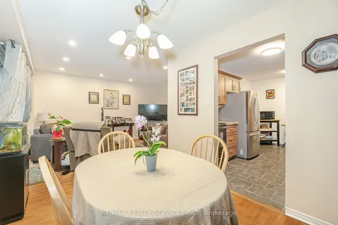 16 Montrose Pl, Brampton, ON L6S 2S8