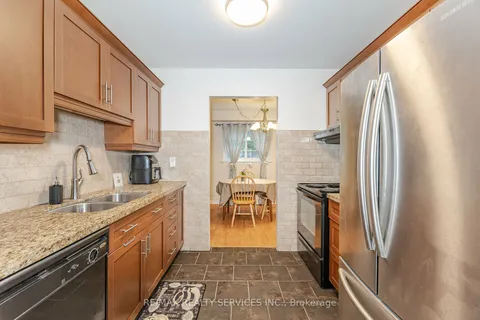 16 Montrose Pl, Brampton, ON L6S 2S8