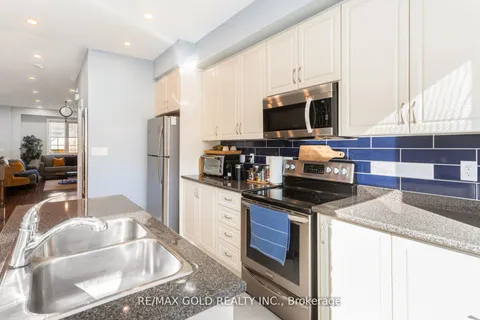 1308 Granrock Cres, Mississauga, ON L5V 0E1
