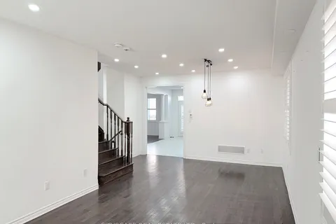 26 Clockwork Dr, Brampton, ON L7A 4R8