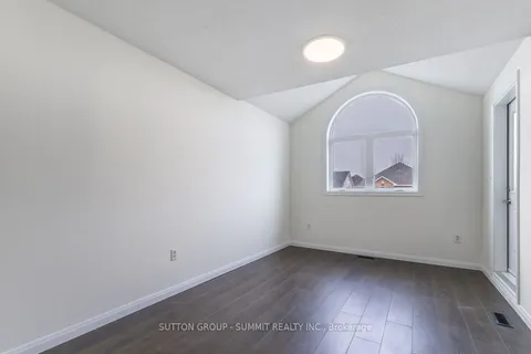 5144 Porter Street, Burlington, ON L7L 6K8